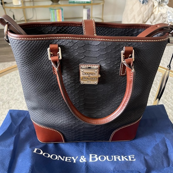NWT Dooney & Bourke Claremont Phyton Medium Cayden Bag, Genuine Leather, Black - Picture 2 of 9